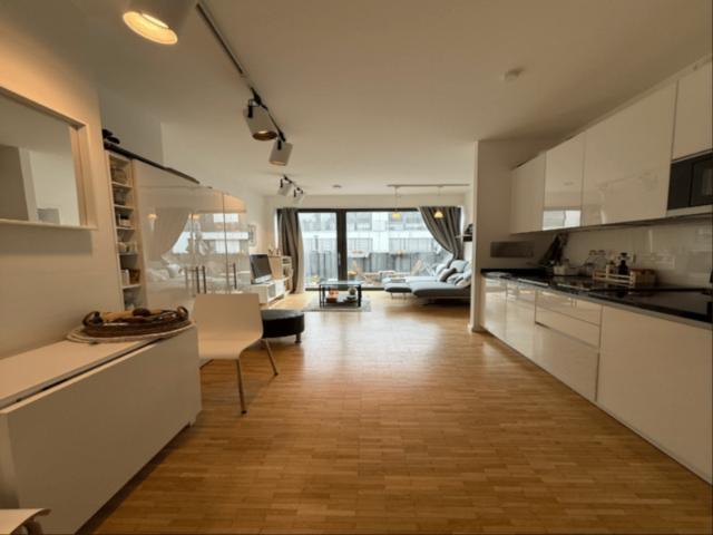 Fully furnished cosy flat, all inclusive, available until July 2028. /Voll möblierte stilvolle Wohnung, Pauschalmiete, befristet bis Juli 2028