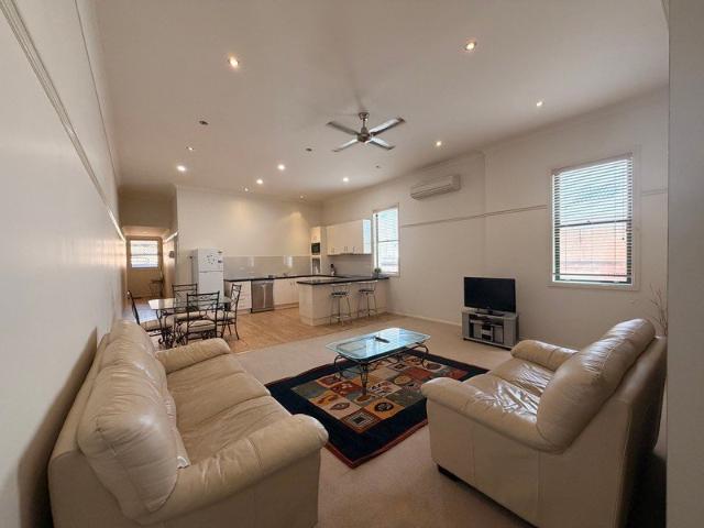 FULLY FURNISHED CBD APARTMENT WITH PARKING