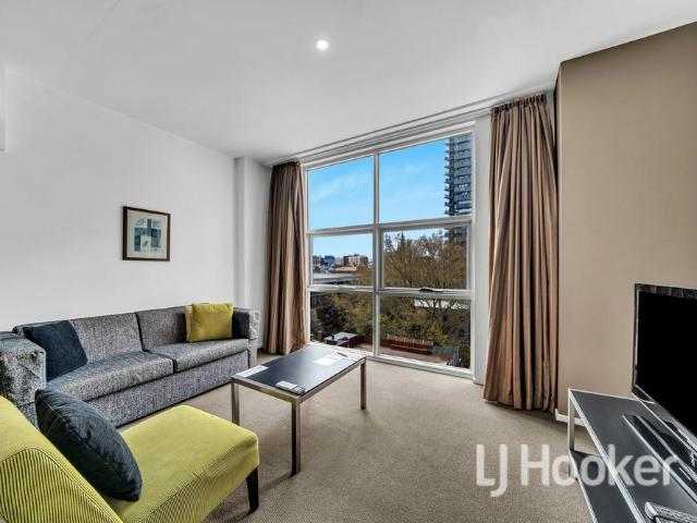 Electricity & Water Bills Included Spacious Paris End Living Fully Furnished Residence
