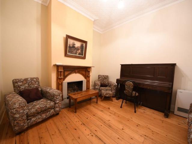 FULLY FURNISHED CBD LIVING WITH OFF STREET PARKING