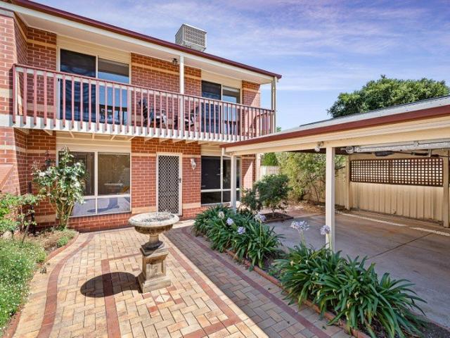 Fully Furnished Central Townhouse