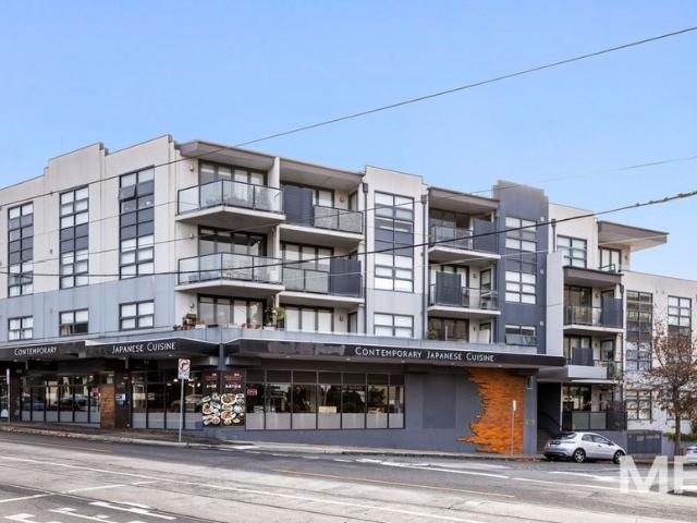 Fully furnished, central with a great outlook