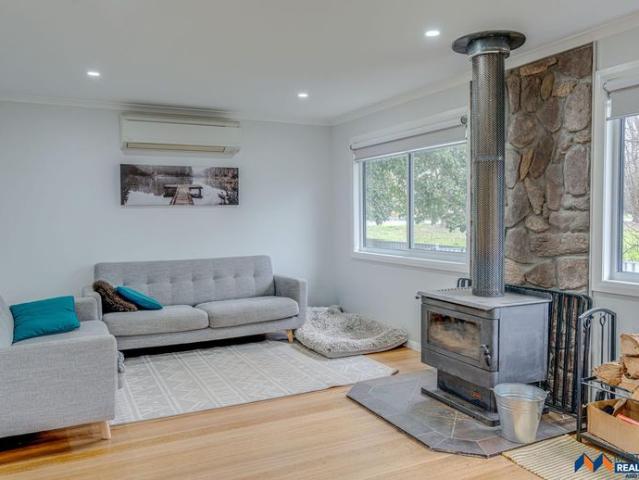 Fully Furnished Charming Cottage Feel