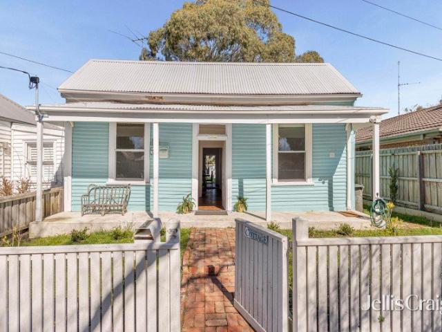 Fully Furnished Charming Cottage Living in the Heart of Ballarat Central