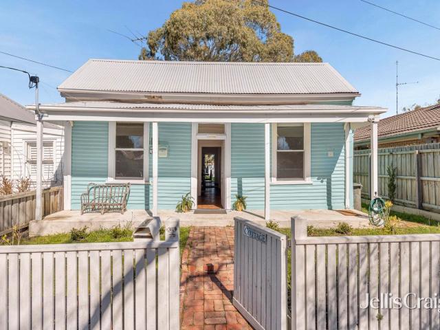 Fully Furnished Charming Cottage Living in the Heart of Ballarat Central