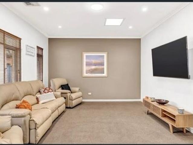 FULLY FURNISHED Charming Seaside Bungalow