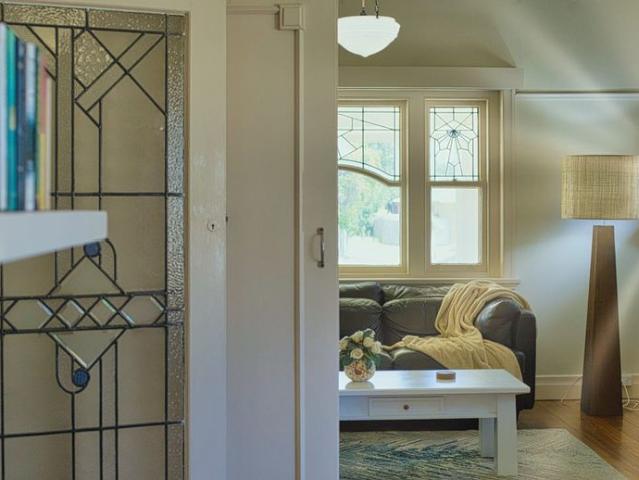 FULLY FURNISHED Charming Period Home in a Sought After Bendigo Pocket