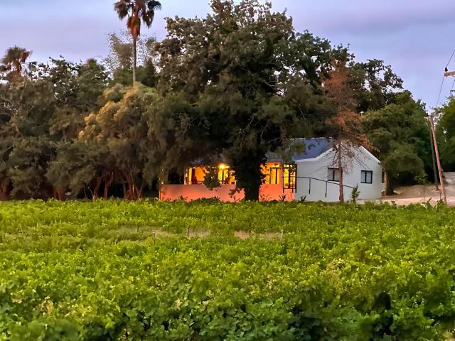 Fully furnished charming two bedroom home on working farm situated on the du Toitskloof pass