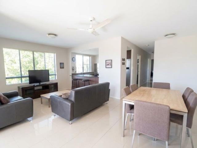 FULLY FURNISHED CITY APARTMENT 6 MONTH LEASE ONLY
