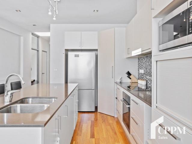 Spacious Single Level Living with Lift Access