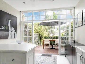 FULLY FURNISHED Classic Terrace in Heart of Paddington Pet Friendly