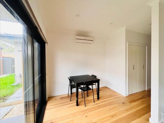 Fully Furnished Clayton Townhouse 4 Bed 3 Bath 1 Garage