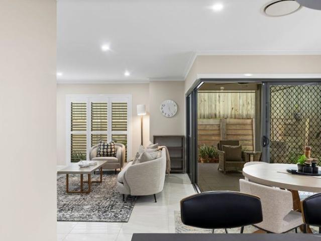 Fully Furnished close proximity to both major hospitals