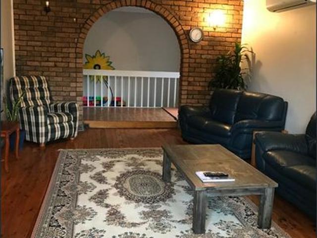 Fully furnished close to the beach and shops