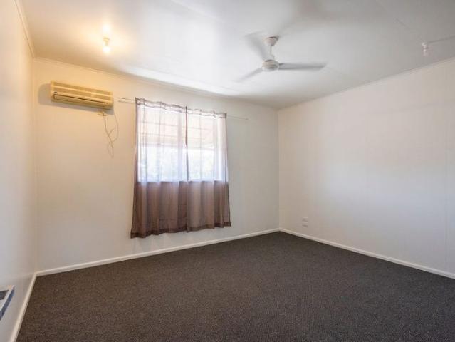 FULLY FURNISHED 5 BEDROOM IN THE CBD