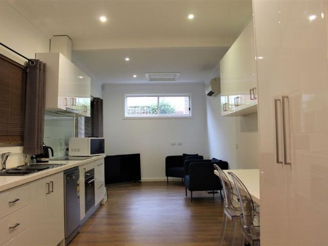 FULLY FURNISHED AND ALL UTILITIES INCLUDED TOWNHOUSE LIVING IN GREAT LOCATION!