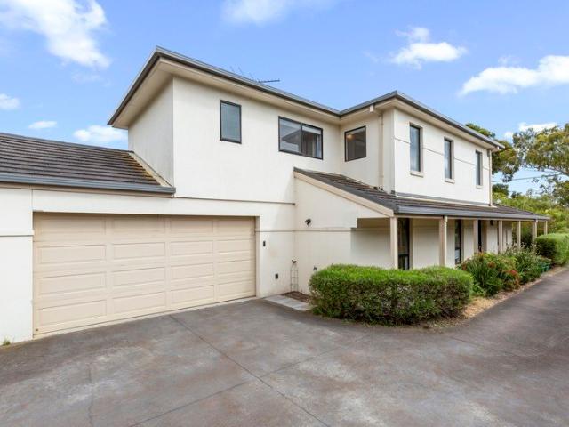 FULLY FURNISHED AND ALL BILLS INCLUDED!