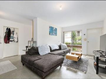 FULLY FURNISHED AND EQUIPPED GROUND FLOOR UNIT