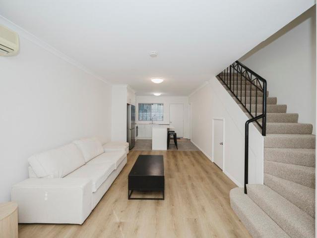 Fully Furnished and Equipped Townhouse in Mosman Park