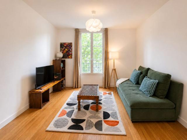 Fully furnished and equipped 2 bedroom apartment with elevator | all inclusive, Paris Amsterdam Apartments for Rent