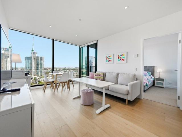 Fully Furnished and Ready to Enjoy in Waterfront Docklands