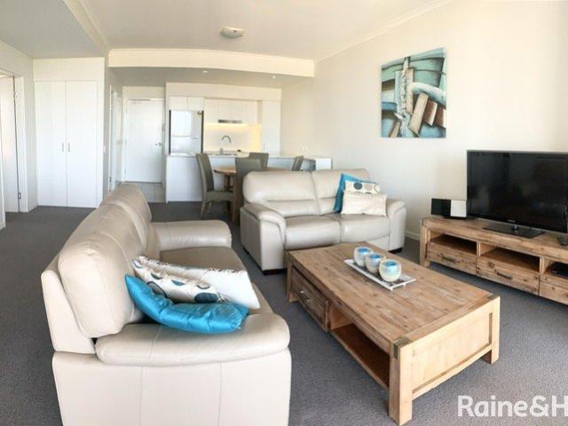 FULLY FURNISHED AND SELF CONTAINED INNER CITY APARTMENT WITH OCEAN VIEWS