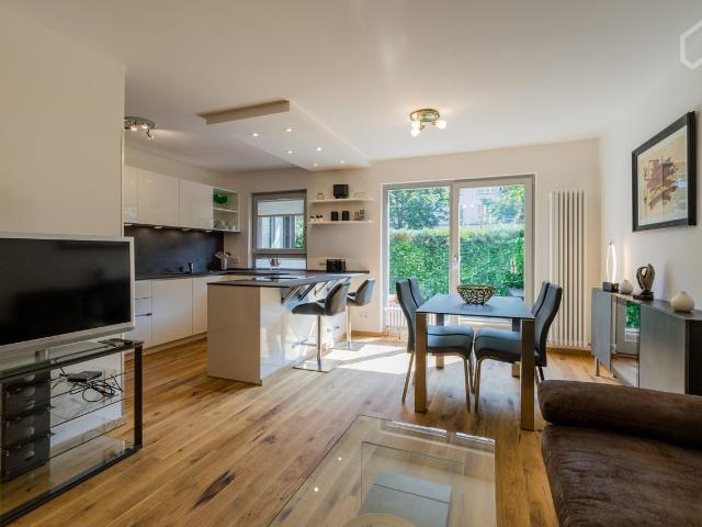 Fully furnished and totally refurbished 3 room apartment in Köpenick with nice sunny terrace and garage, Berlin Amsterdam Apartments for Rent