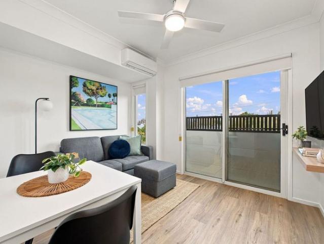 Fully furnished affordable accommodation that is couple friendly