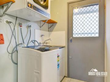 Marlo, East Gippsland, Victoria - Parking