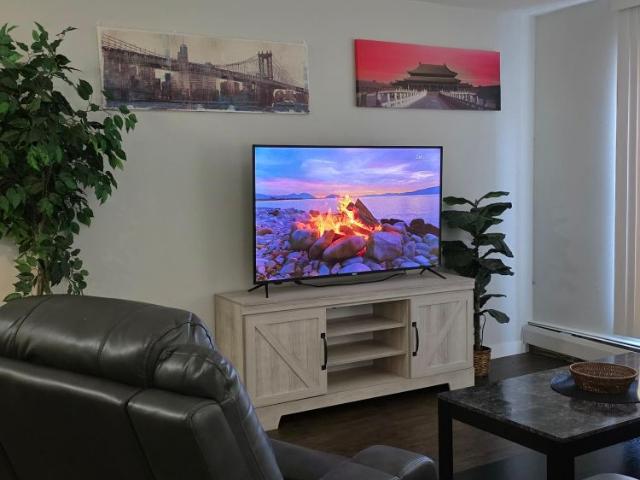 FULLY FURNISHED, ALL UTILITIES, WIFI, PARKING INCLUDED! Great hotel alternative – get more and pay less with all the comforts of home