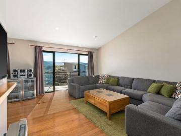 Fully Furnished Alpine Townhouse with Stunning Mountain Views