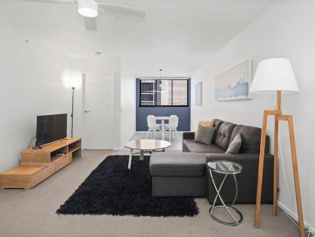 FULLY FURNISHED APARTMENT @ ANNEXE!