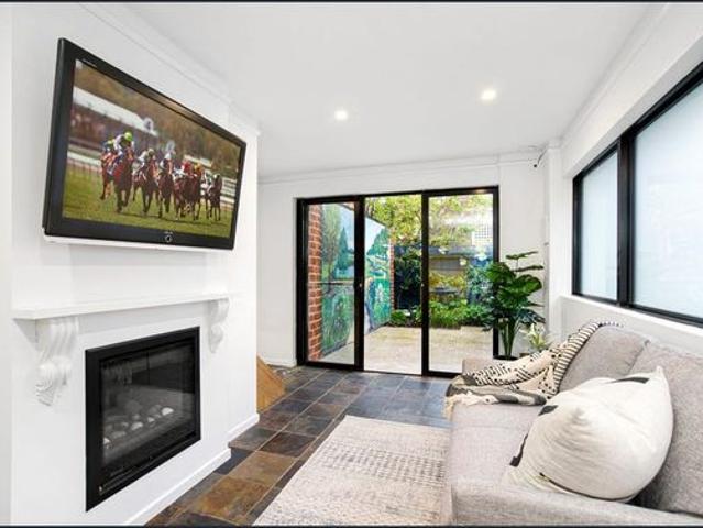 Fully Furnished Apartment Ballarat Central