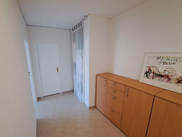 Fully furnished apartment, central, balcony, own car parking space, elevator, very spacious, Monchengladbach Amsterdam Apartments for Rent