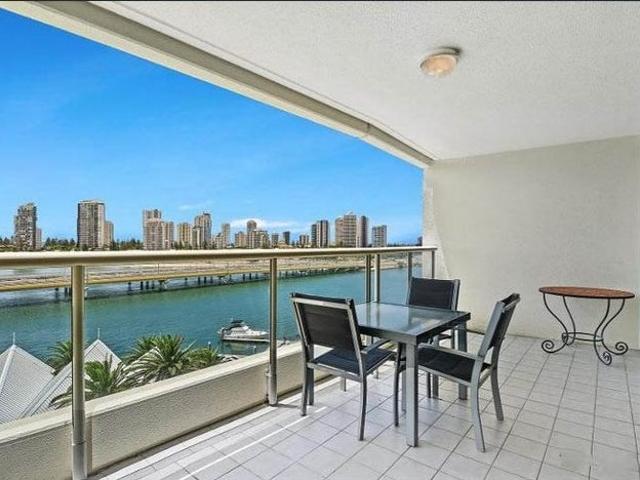 Fully Furnished Apartment for Rent: Experience Modern Living with Scenic Views in Southport. Lease available until July 2027!