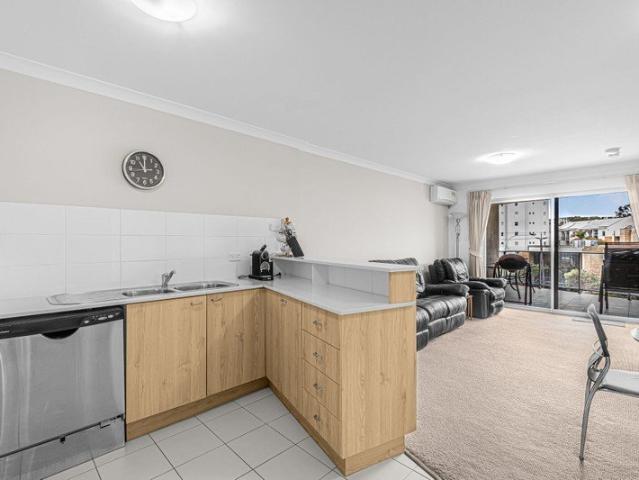 Fully Furnished Apartment in a Convenient City Fringe Location
