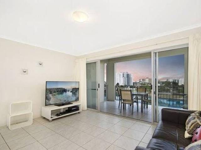 Fully Furnished Apartment in a Prime Location City and Water Views, Pool and Secure Parking
