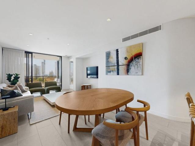 FULLY FURNISHED APARTMENT IN A PRIME LOCATION minimum 6 month lease