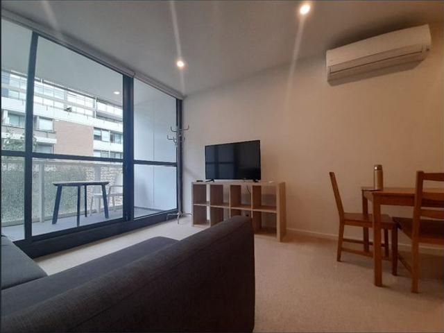 Fully Furnished Apartment in Caulfield