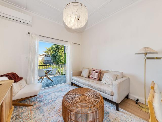 Fully Furnished Apartment in Harbourside Enclave