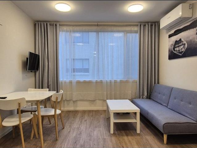 Fully furnished apartment in Hawthorns heart