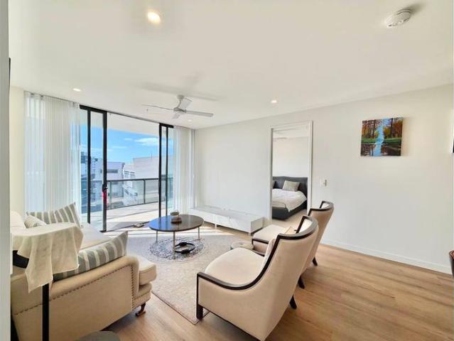 Fully Furnished Apartment in Prime Robina Location