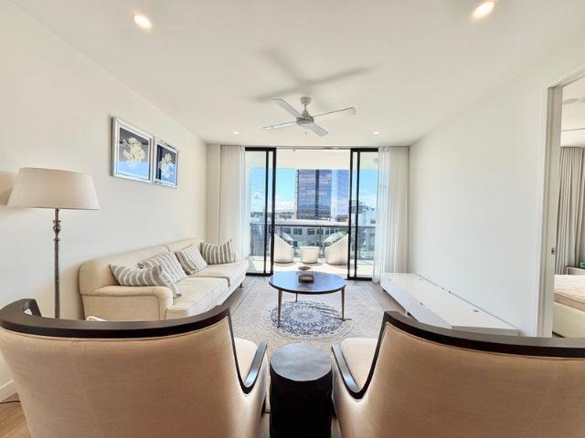 Fully Furnished Apartment in Prime Robina Location