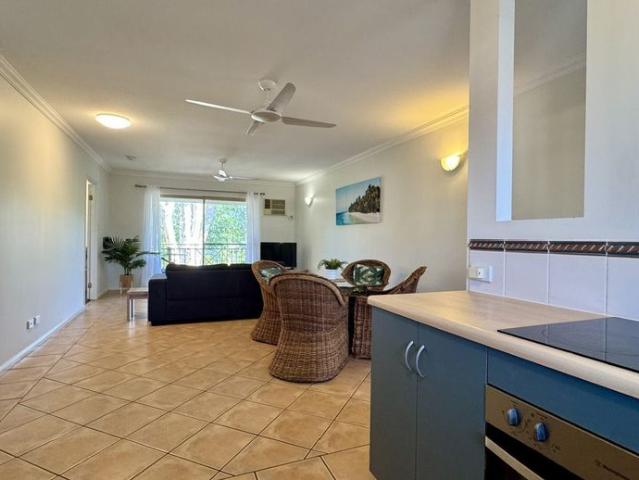 Fully Furnished 2 Bedroom Apartment – 800m to Port Douglas Town