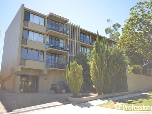 FULLY FURNISHED APARTMENT IN SECURE COMPLEX