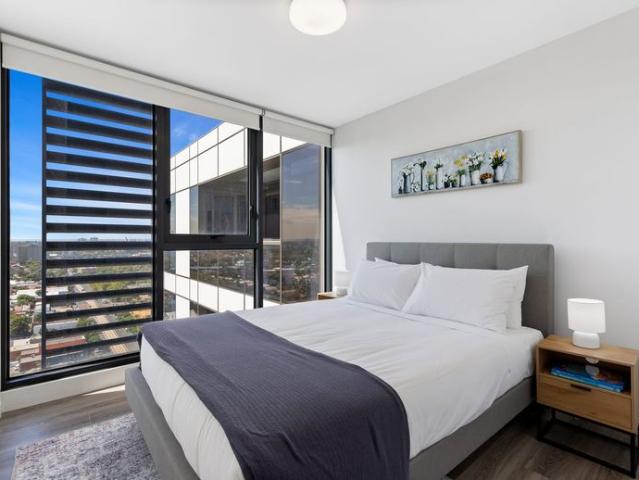Fully Furnished Apartment in the Heart of Flemington