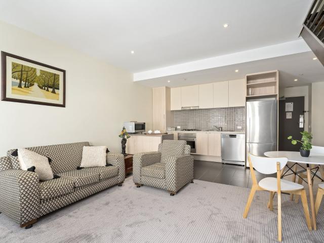 Fully Furnished Apartment in the Heart of Melbourne