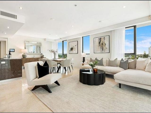 Fully Furnished Apartment Luxury Burleigh Building