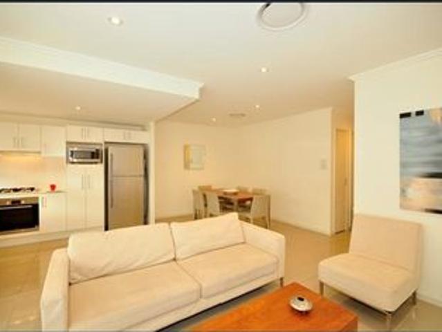 FULLY FURNISHED APARTMENT – QUT DOORSTEP – $780/WEEK – AVAILABLE 3 NOVEMBER