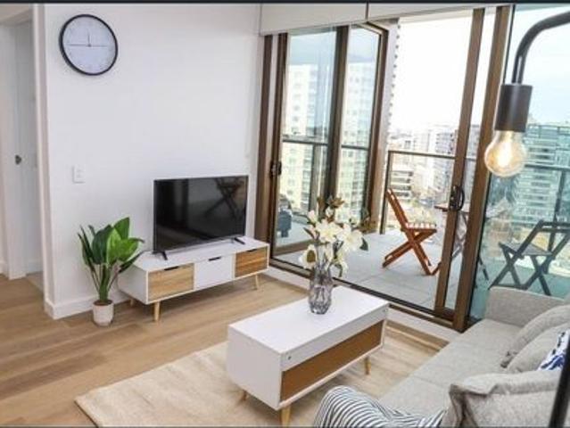Fully Furnished Apartment with City Views – Prime Haymarket Location
